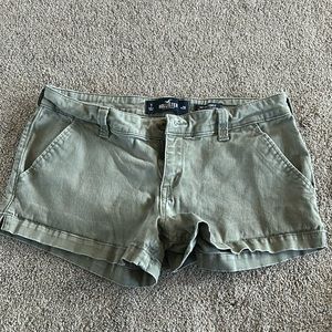Hollister Shorts size 7